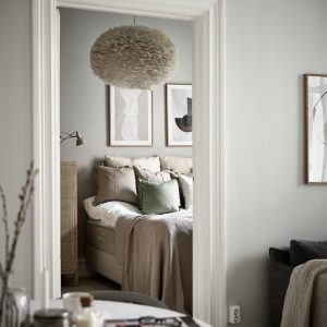 scandinavian-feeling-cozy-bedroom-beige-2-scaled