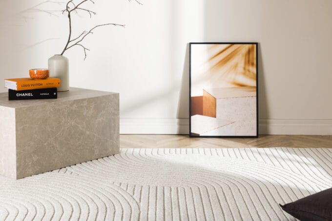 Vince White kilimas – stačiakampis, 230x160 cm, baltas, su linijiniu raštu, modernus dizainas