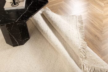 Betina, baltas stačiakampis vilnonis kilimas 400x300, rankų darbo, kutais