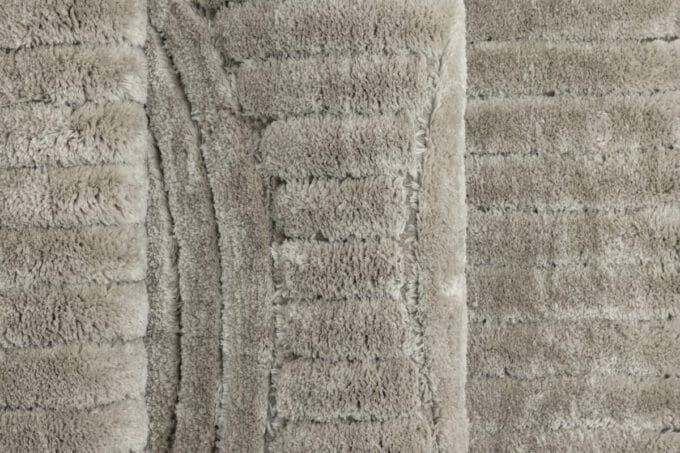 Niklas Greige kilimas – stačiakampis, 290x200 cm, greige spalva, tekstūruotas paviršius, poliesterio medžiaga