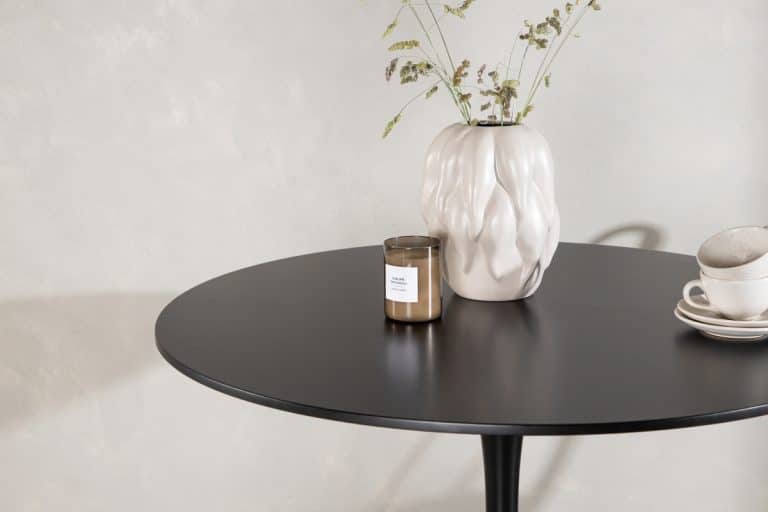 Glade Black, valgomojo stalas