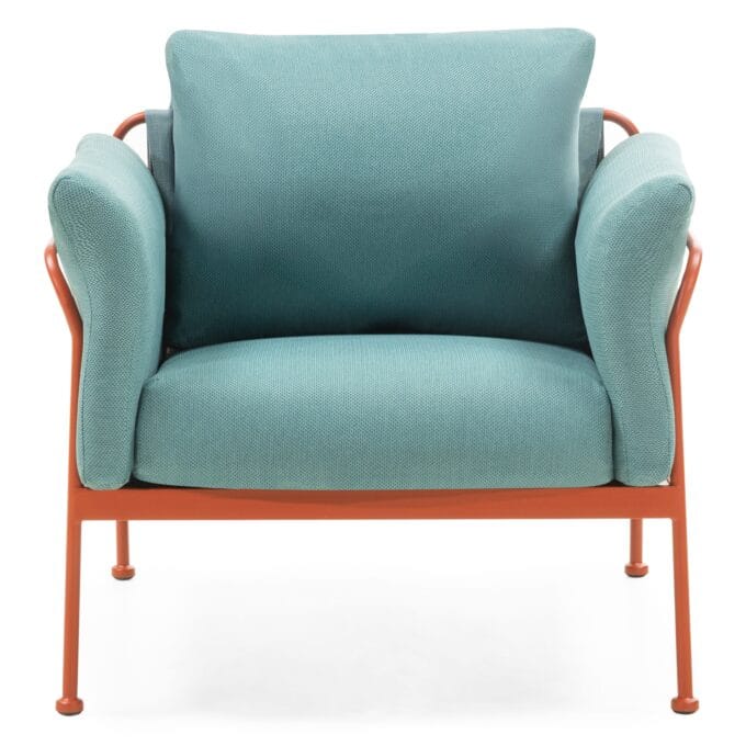 Marinelli turquoise lauko baldų komplektas su dviviete sofa, dviem foteliais ir apvaliu stalu modernioje terasos aplinkoje
