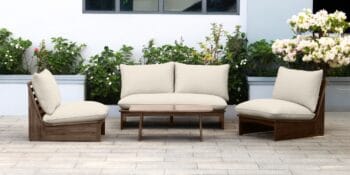 Onigiri Beige lauko baldų komplektas – sofa, foteliai ir stalas iš akacijos medienos su šviesiai smėlio pagalvėlėmis