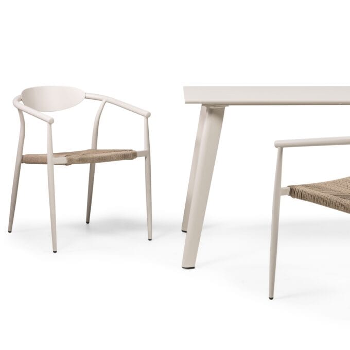 Piretto Beige lauko baldų komplektas – 180 cm aliuminio stalas ir smėlio spalvos technoratano kėdės