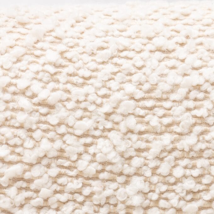 Hailey Cream Boucle kėdė su apvaliu atlošu ir minkšta sėdyne
