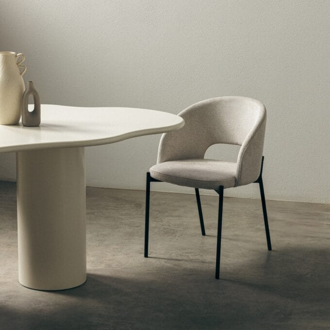 Pinar Grey Beige 180 valgomojo stalas su netaisyklingos formos stalviršiu