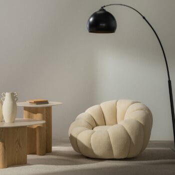 Venezia Beige boucle fotelis su apvaliomis formomis ir pasukamu pagrindu