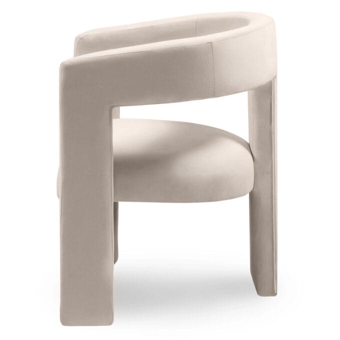 Lory light beige velvet krėslas su minkštu aksomu, apvaliu atlošu ir porankiais