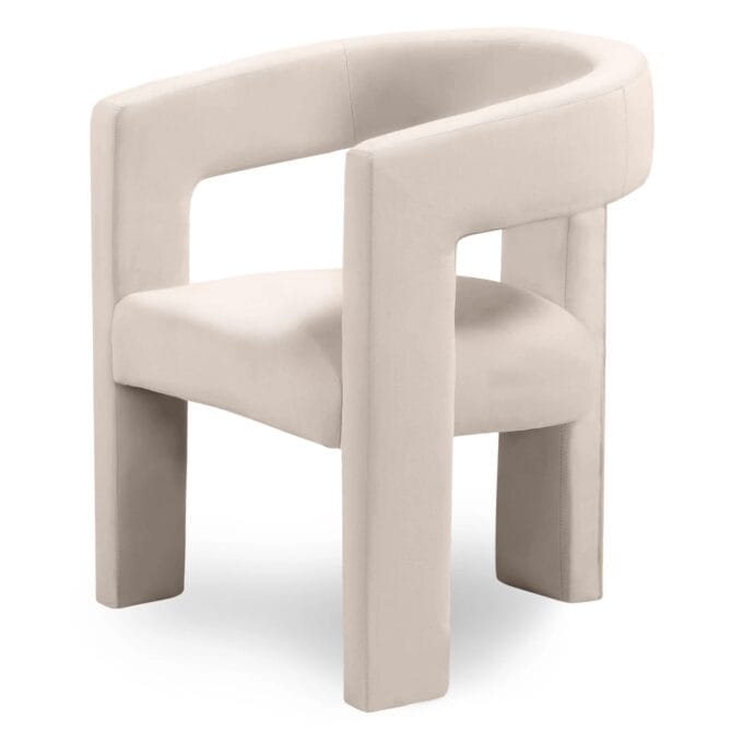 Lory light beige velvet krėslas su minkštu aksomu, apvaliu atlošu ir porankiais