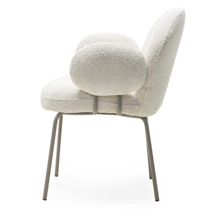 Fiori Beige Bouclé krėslas šviesaus audinio, su apvaliu atlošu ir porankiais