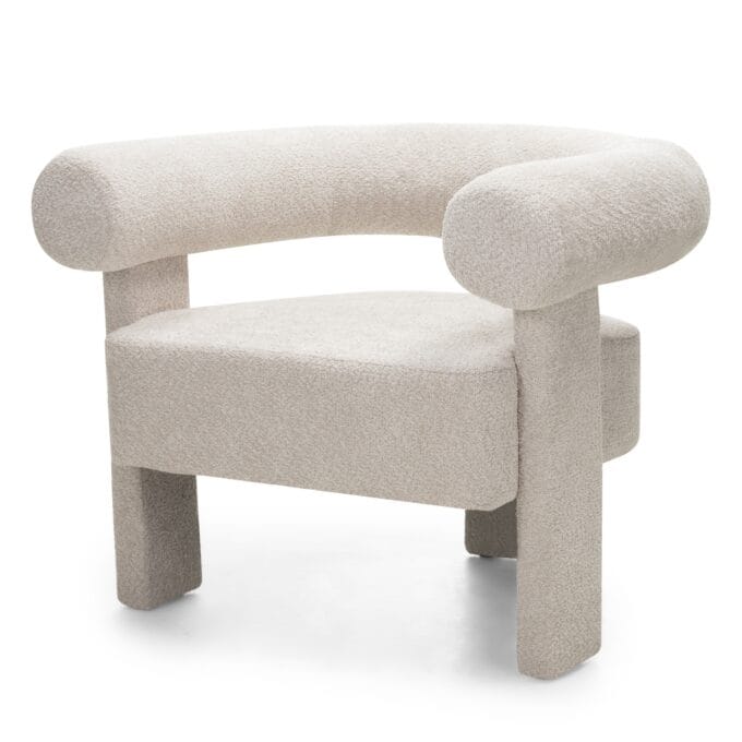 Hella Beige Bouclé krėslas su apvaliomis formomis ir minkštu šviesiu audiniu