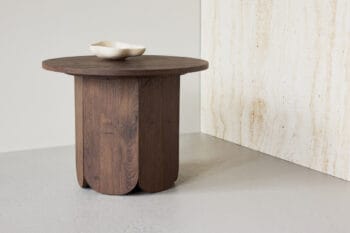 Tekla Mocha kavos staliukas – apvalus MDF stalas, mocca spalvos paviršius, modernus svetainės akcentas