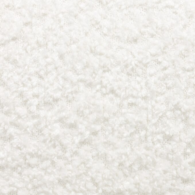Vico Cream bouclé fotelis kreminės spalvos, su apvaliomis linijomis ir masyviais porankiais