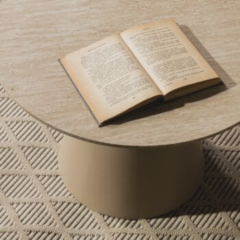 Sakala 60 apvalus travertino imitacijos kavos staliukas