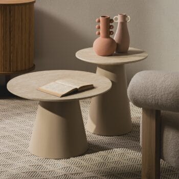 Sakala 45 kavos staliukas, apvali forma, travertino rašto paviršius, kompaktiškas dydis