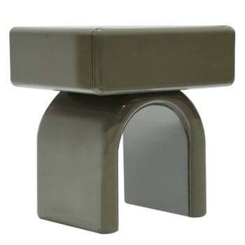 Blush Green naktinis staliukas su arkos formos pagrindu, blizgia green spalvos apdaila ir stalčiumi miegamajam