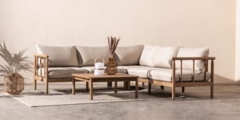 Mortlake Beige Natural lauko baldų komplektas, kampinė sofa ir stalas, natūrali eukalipto mediena, japandi ir minimalizmo terasai