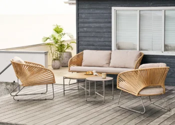 Novella Beige lounge lauko baldų komplektas su sofa, foteliais ir dviem staliukais