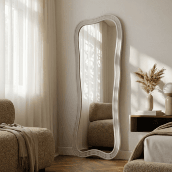 netaisyklingos formos veidrodis Grezzo Beige su šviesiai smėlio spalvos rėmu